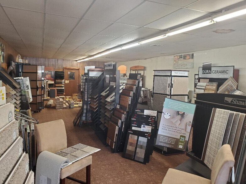 More Photos Of 507 Broadway St, Okemah Department Store For Sale