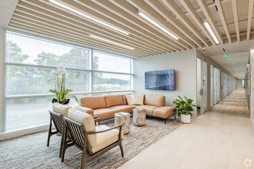 More Photos Of 555 Belaire Ave, Chesapeake Coworking Space