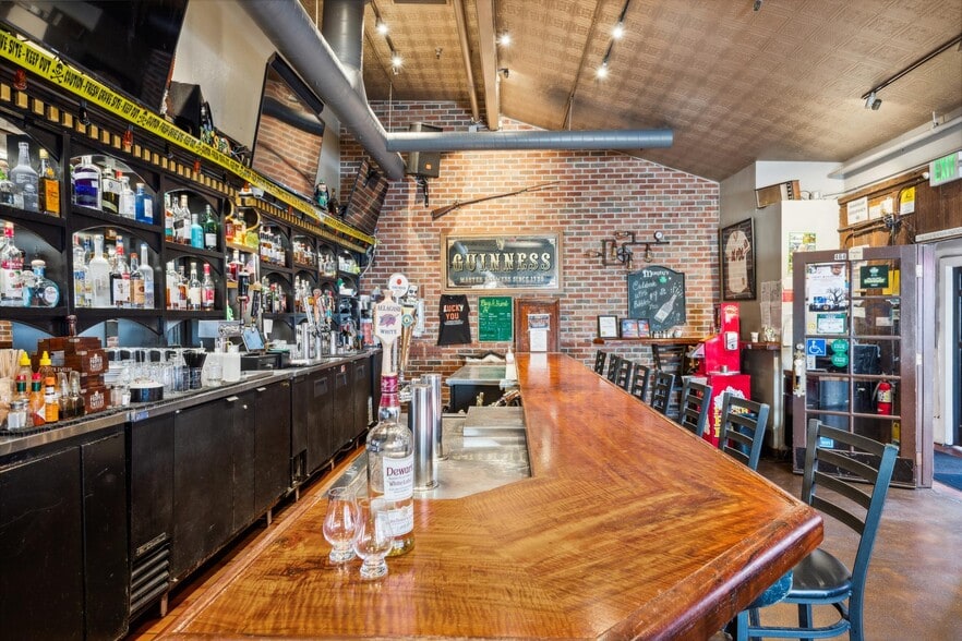 More Photos Of 460 - 464 1st St E, Sonoma General Retail For Sale