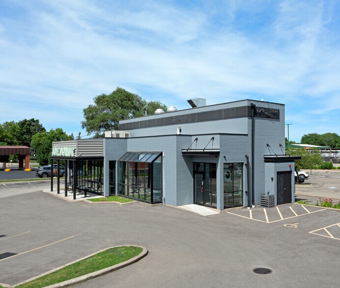 More Photos Of 720 E Rand Rd, Mount Prospect Fast Food For Sale