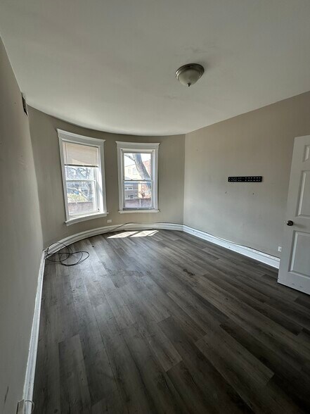 More Photos Of , Chicago Multifamily For Sale