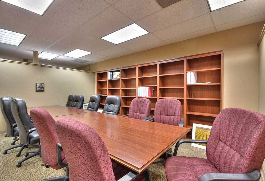 More Photos Of 318 Cayuga St, Salinas Office For Sale