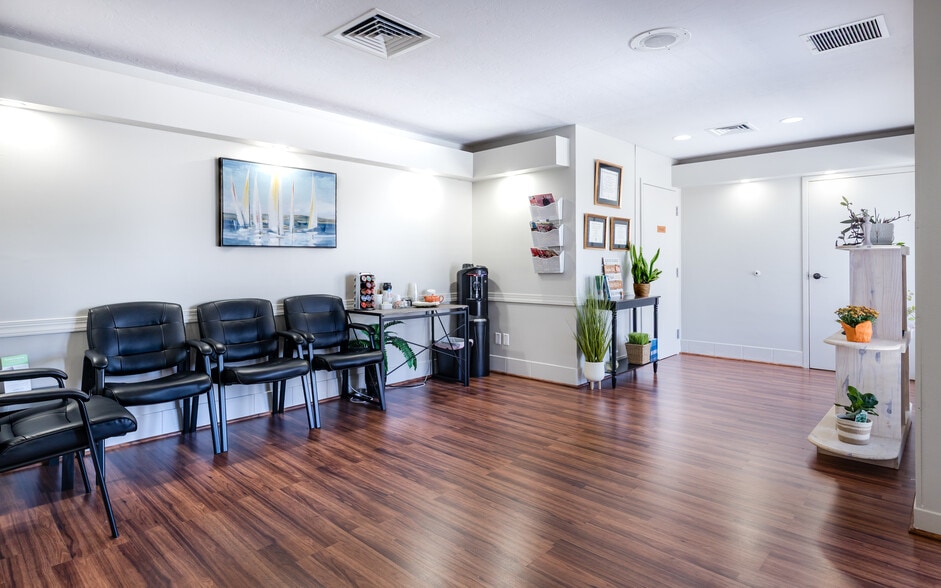 More Photos Of 12734 Kenwood Ln, Fort Myers Loft Creative Space For Lease