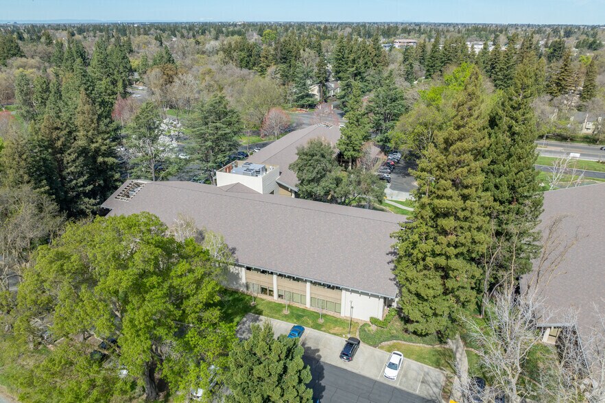 More Photos Of 3600 American River Dr, Sacramento Unknown For Lease