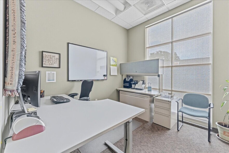 More Photos Of 250 Division St NE, Salem Office For Lease
