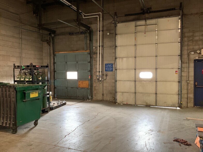 More Photos Of 1111 S Wheeling Rd, Wheeling Warehouse For Sale
