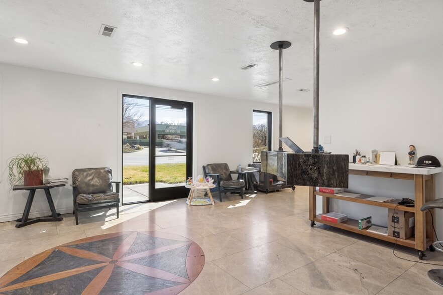 More Photos Of TBD 500 W, Murray Showroom For Sale