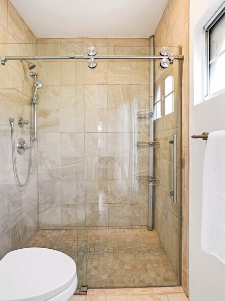 More Photos Of 1825 Altivo Way, Los Angeles Multifamily For Sale