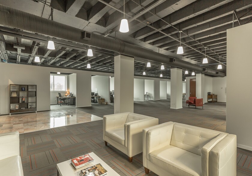 More Photos Of 1301 Riverfront Pkwy, Chattanooga Office For Lease