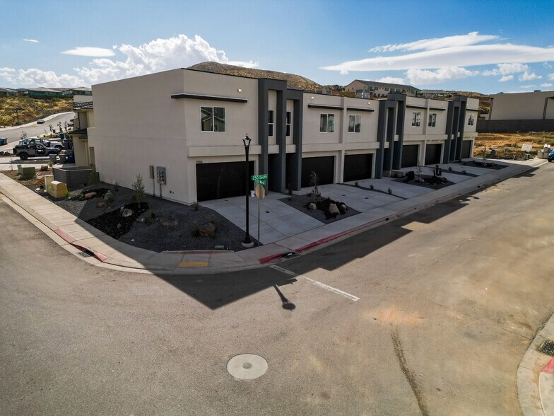 More Photos Of 1935 W 250 S, Hurricane Apartments For Sale