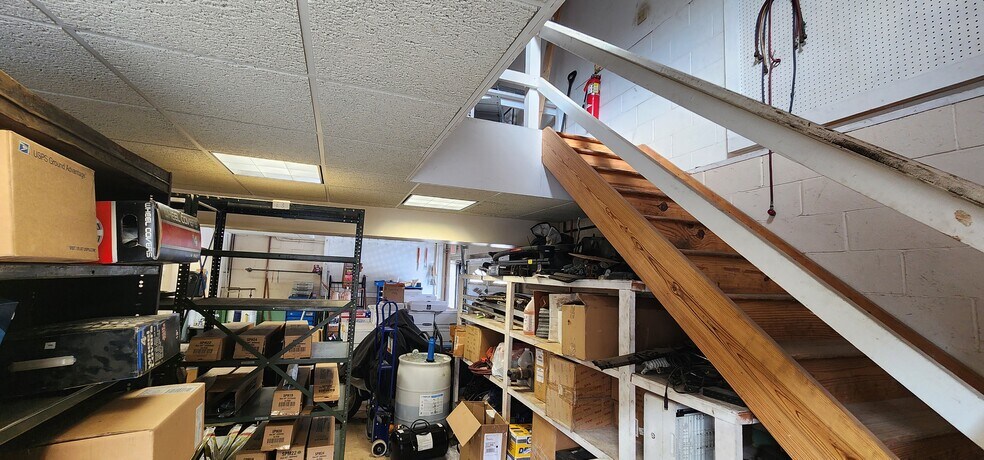 More Photos Of 4579 Lake Rd S, Brockport Auto Dealership For Lease