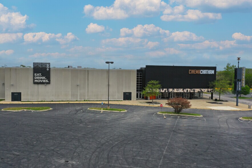 More Photos Of 210 W 87th St, Chicago Movie Theatre For Lease