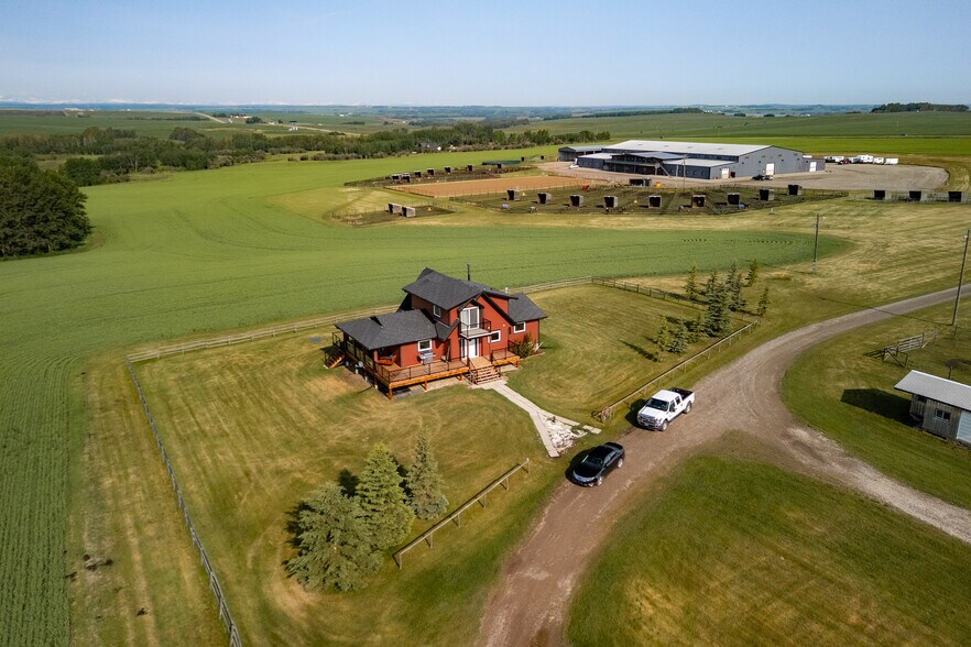 More Photos Of 3245 Township Road 292, Madden Horse Stables For Sale