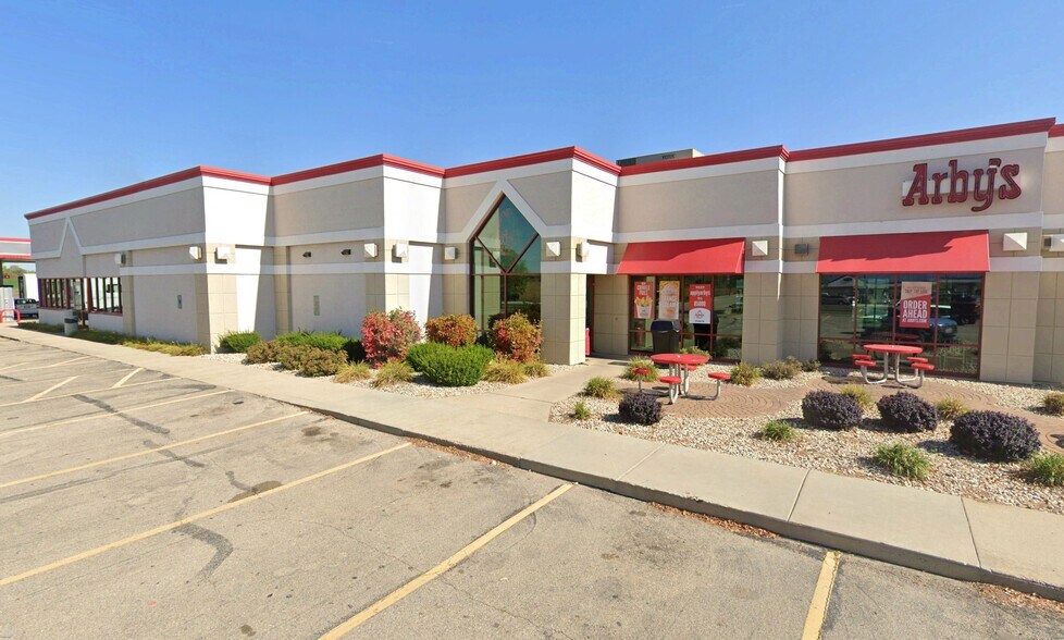 More Photos Of 4884 County Highway V, Deforest Fast Food For Sale