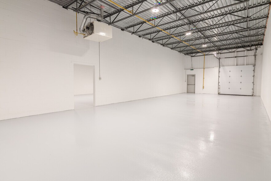 More Photos Of 2710 Lancaster Rd, Ottawa Warehouse For Sale