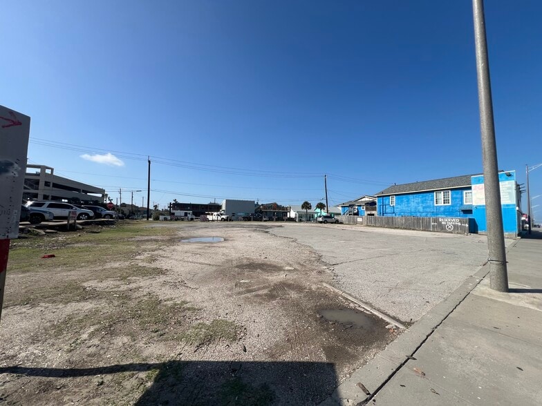 More Photos Of 3128 Seawall Blvd, Galveston Land For Lease