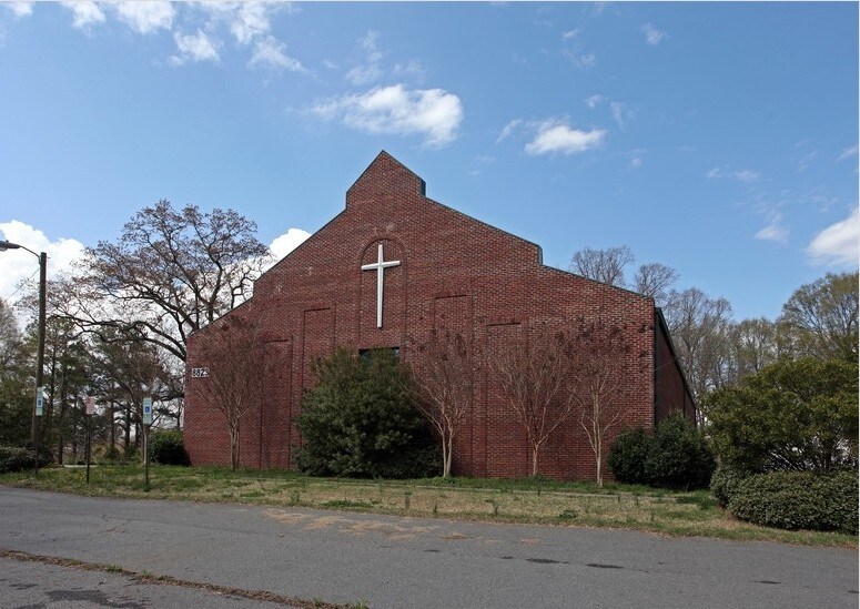 More Photos Of 5338 Hollirose Dr, Charlotte Religious Facility For Lease