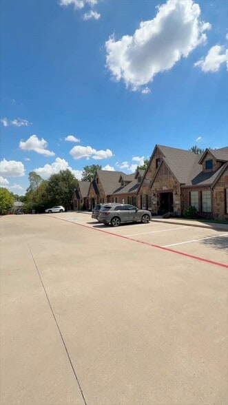 Primary Photo Of 1117 Glade Rd, Colleyville Medical For Sale