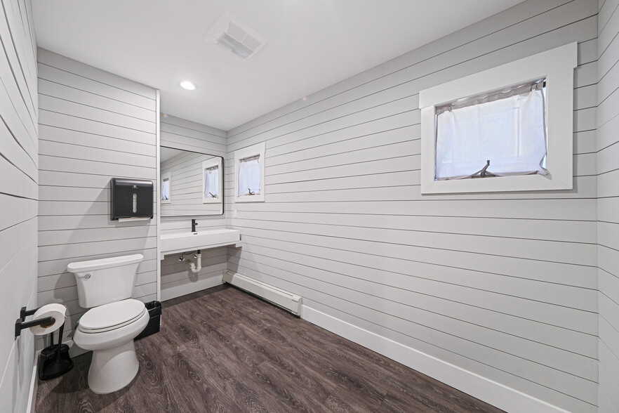 More Photos Of 14-18 Third E Ldl St, Patchogue Flex For Sale