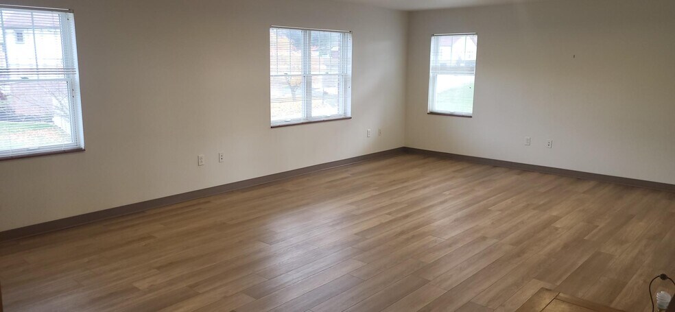 More Photos Of 221 Felician Dr, Moon Twp Apartments For Sale
