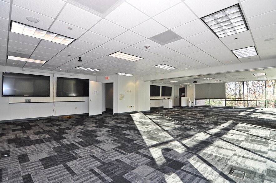 More Photos Of 1892 Preston White Dr, Reston Medical For Lease