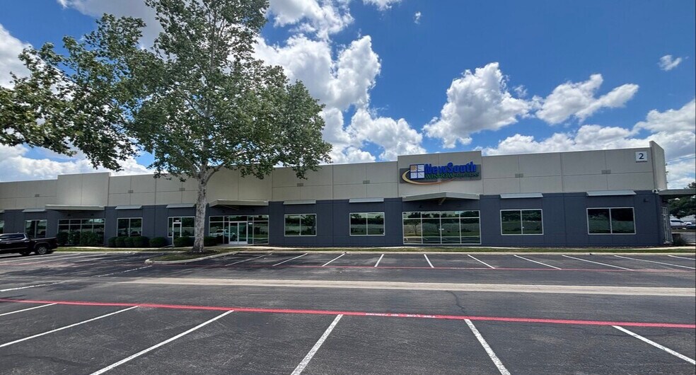 Primary Photo Of 5563 Dezavala Rd, San Antonio Showroom For Lease