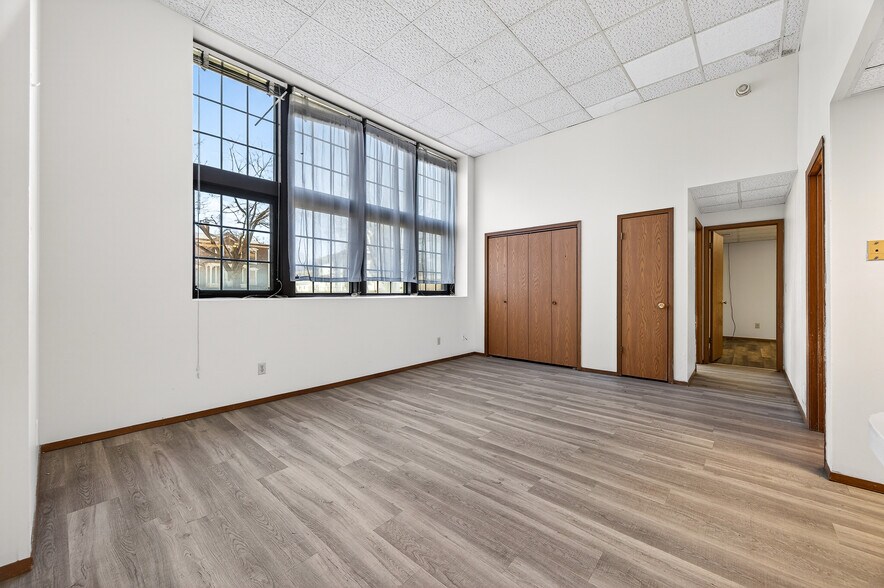 More Photos Of 500 W State St, Jacksonville Apartments For Sale