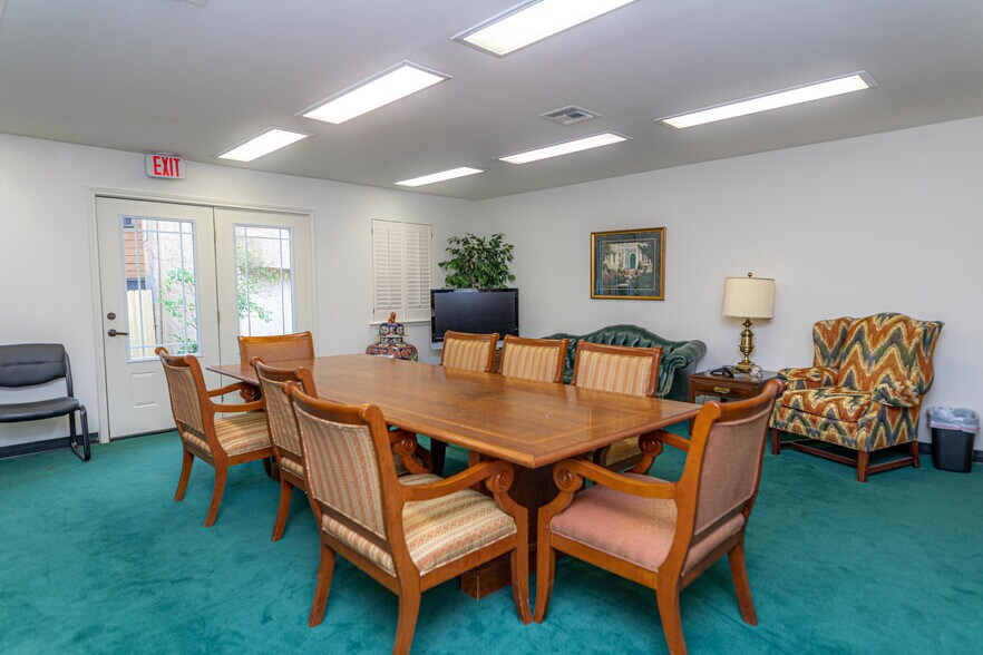 More Photos Of 4343 Carter Creek Pky, Bryan Office For Sale
