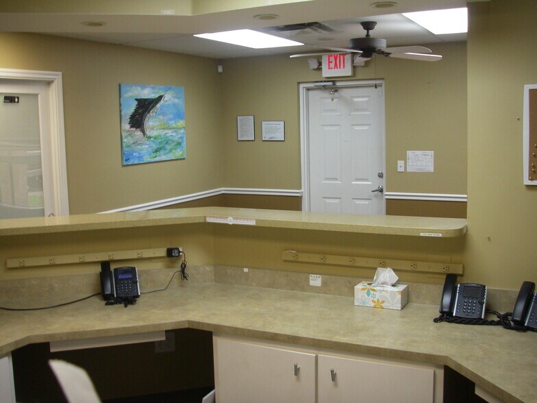 More Photos Of 101-113 NE 19th Dr, Okeechobee Medical For Lease