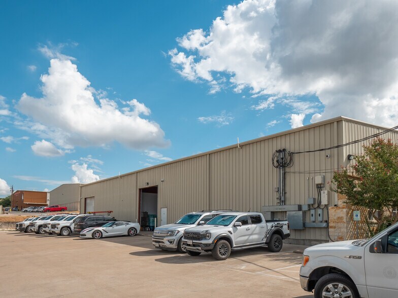 More Photos Of 13405 Immanuel Rd, Pflugerville Light Distribution For Lease