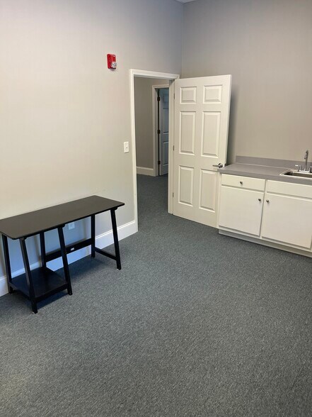 More Photos Of 335 Roselane St NW, Marietta Medical For Lease