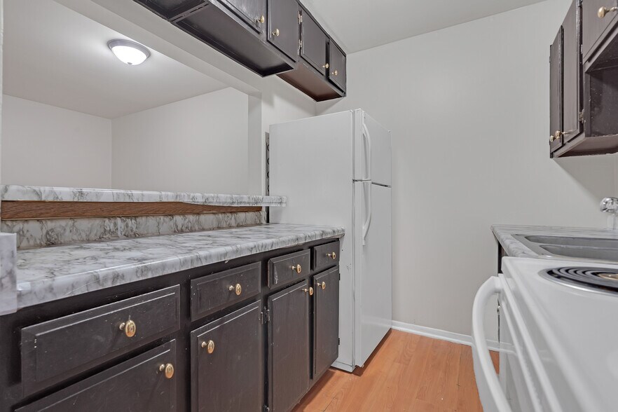 More Photos Of 604-620 E Grant Hwy, Marengo Apartments For Sale