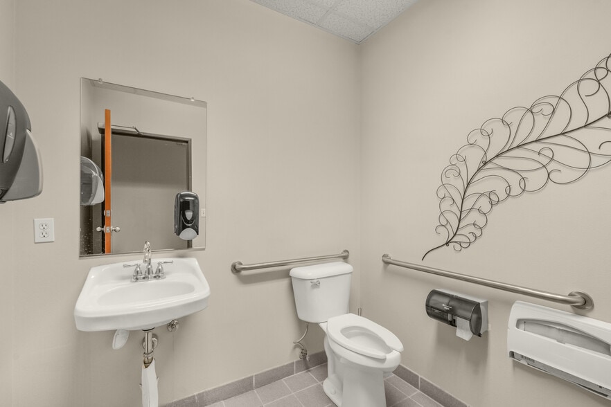 More Photos Of 9407 NE Vancouver Mall Dr, Vancouver Office Residential For Sale