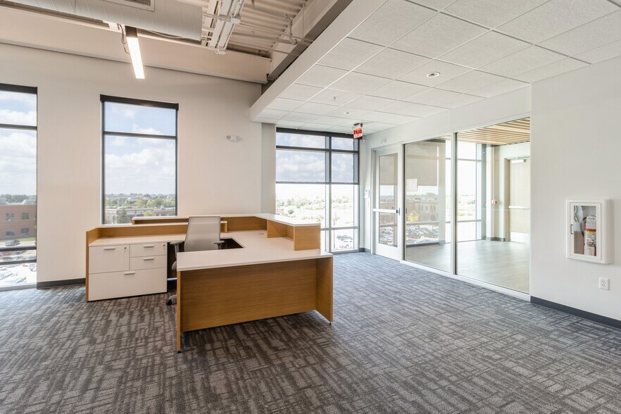 More Photos Of 1465 SW Park Square Dr, Ankeny Office For Lease