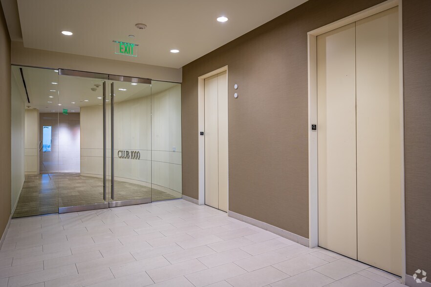 More Photos Of 1000 Louisiana St, Houston Office For Lease