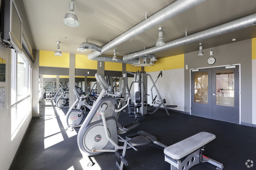 More Photos Of 707-777 G St, San Diego Apartments For Lease