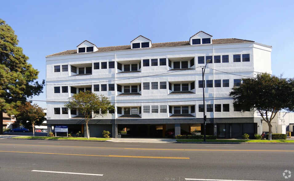 More Photos Of 120 N Victory Blvd, Burbank Loft Creative Space For Lease