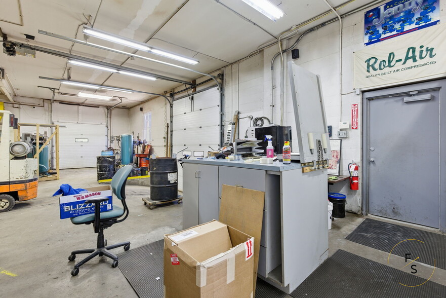 More Photos Of 64 Cody St, West Hartford Warehouse For Sale