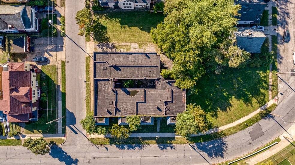 More Photos Of 880-884 Parkwood Rd, Cleveland Multifamily For Sale