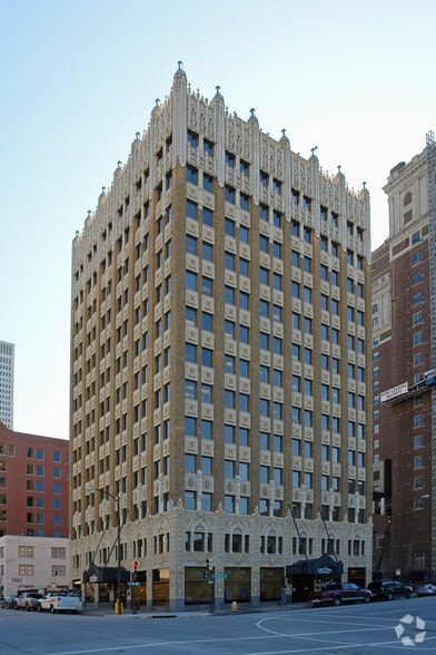 More Photos Of 403 S Cheyenne Ave, Tulsa Apartments For Lease