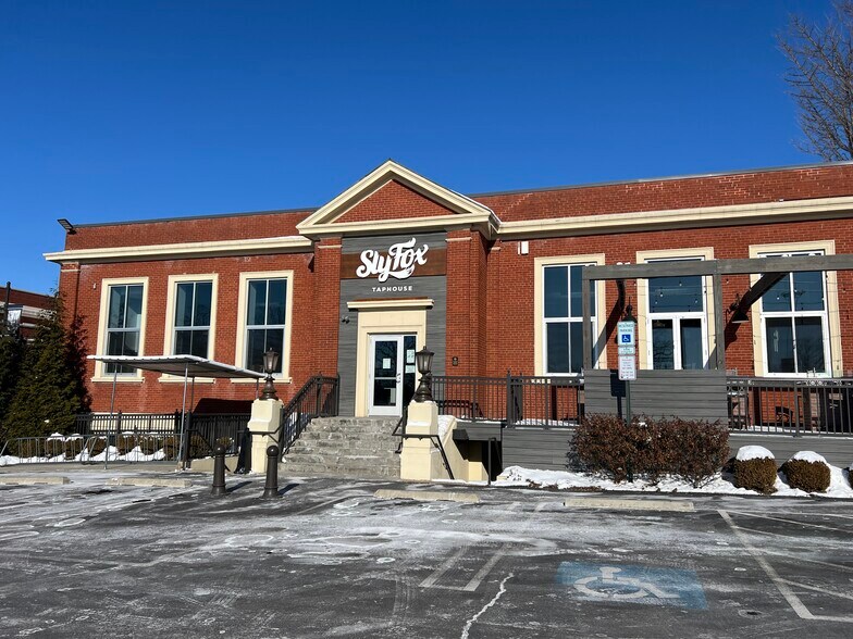 Primary Photo Of 820 Knitting Mills Way, Wyomissing General Retail For Sale