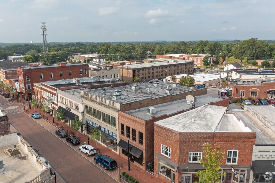 104 Trade St, Greer, SC 29651 Retail For Lease