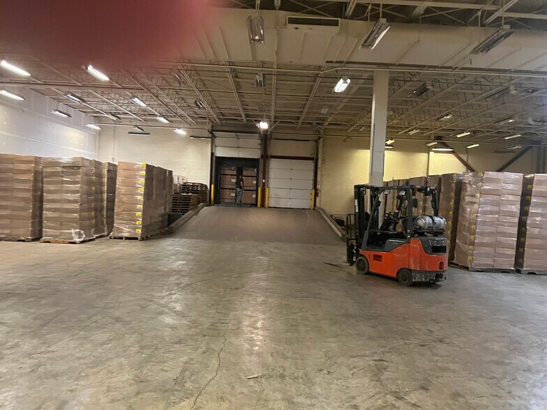More Photos Of 111 Winnebago St, Saint Louis Warehouse For Lease