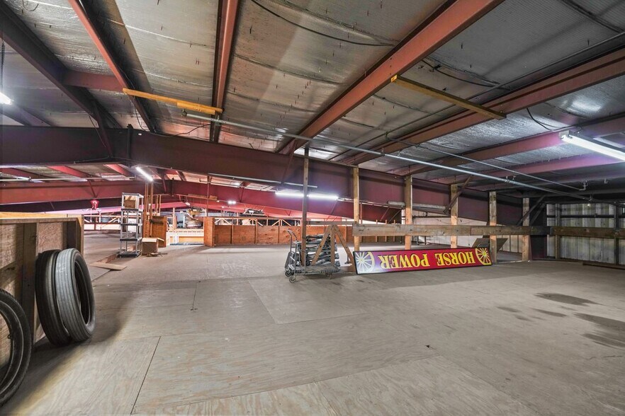 More Photos Of 6 Lark Industrial Pky, Greenville Self Storage For Lease