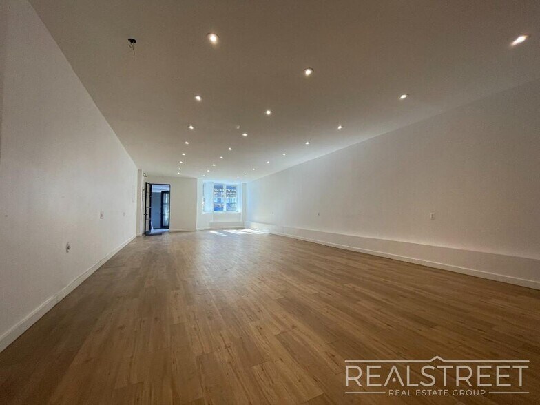 Primary Photo Of 1625 Union St, Brooklyn Medical For Lease