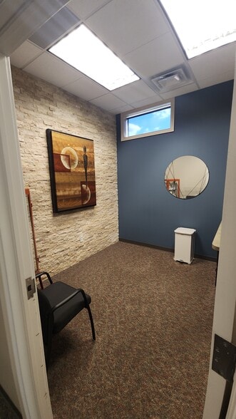 More Photos Of 6621-6627 Centerville Business Pky, Dayton Medical For Lease