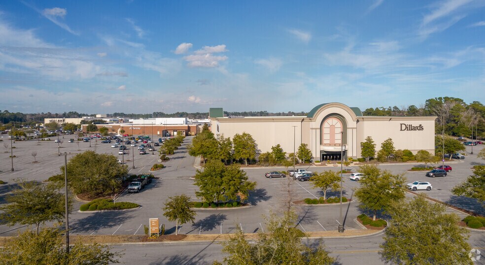 More Photos Of 3500 Oleander Dr, Wilmington Unknown For Lease