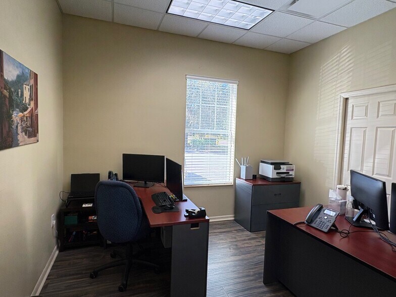 More Photos Of 5334 Primrose Lake Cir, Tampa Office For Sale