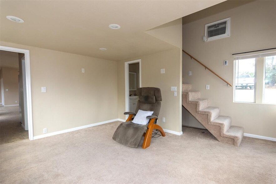 More Photos Of 30303 Ranch Road 12, Dripping Springs Office For Lease