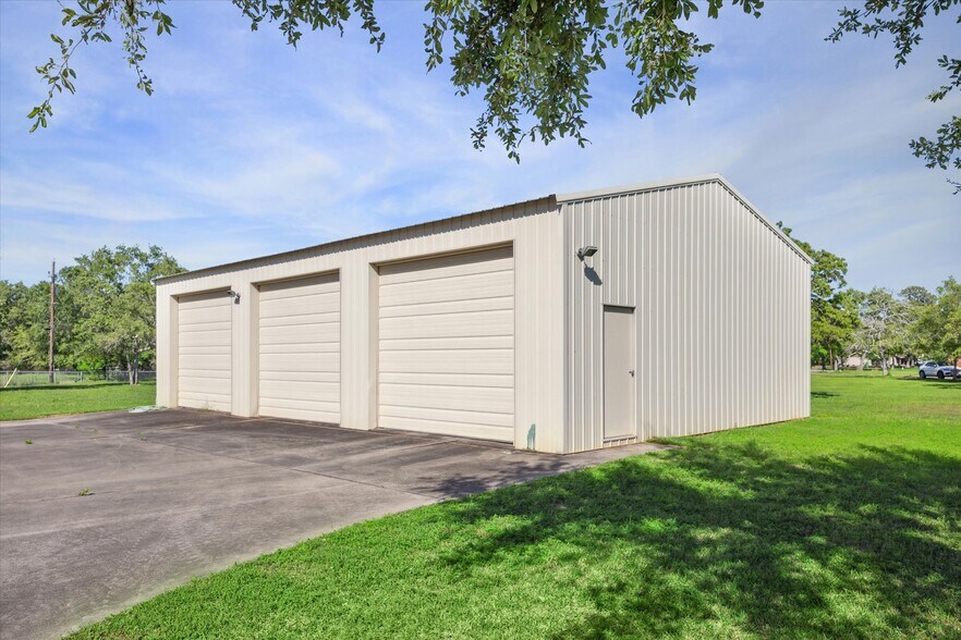 More Photos Of 2904 Red Bluff Rd, Seabrook Land For Sale